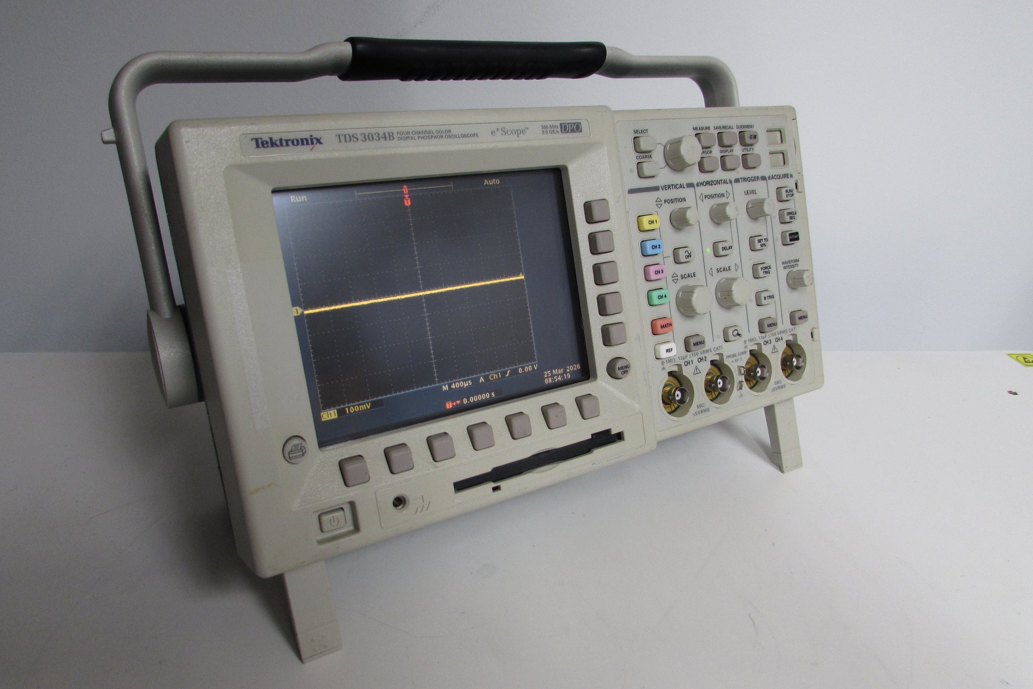 Tektronix TDS3034B Digital Storage Oscilloscope 300MHz, 2.5GS⁄s Tektronix TDS3034B Digital Storage Oscilloscope 300MHz, 2.5GS⁄s